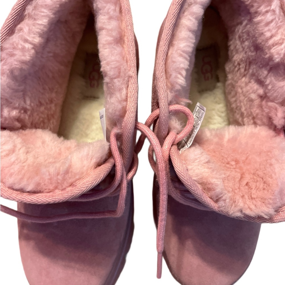 UGG (NWOB) Neumel Pink Suede Chukka Clear Sole Ankle Boots
Never worn - Picture 5 of 6